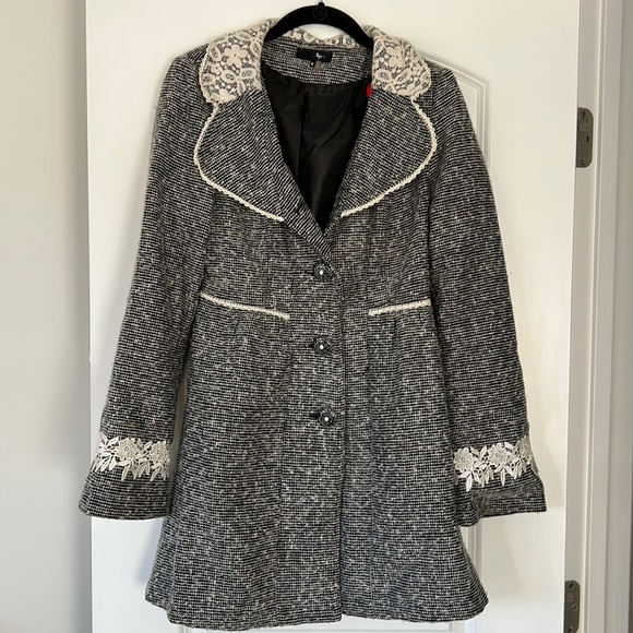 Ryu coat jacket size small - Picture 1 of 7